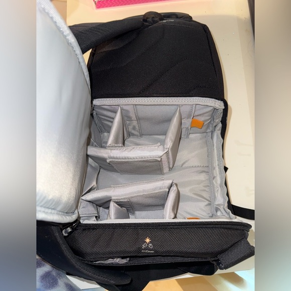 Lowepro Slingshot Edge 150 AW Black Camera Bag - Picture 3 of 16